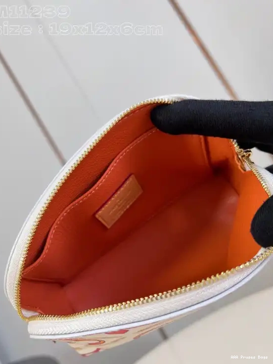 AAA Pruses Bags PM Vuitton Louis Pochette Cosmétique 0516